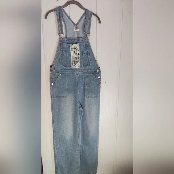 NWT!! POL, Chic Overalls with Embroidery Detail. Size M - Picture 3 of 12